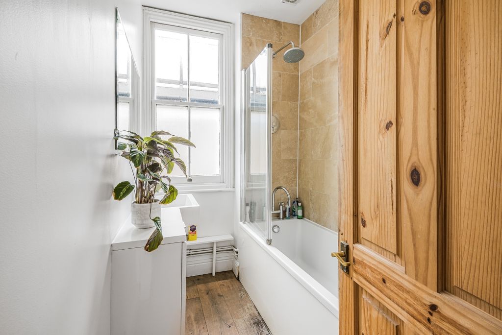 Property photo 3 of 13 807170 (7)