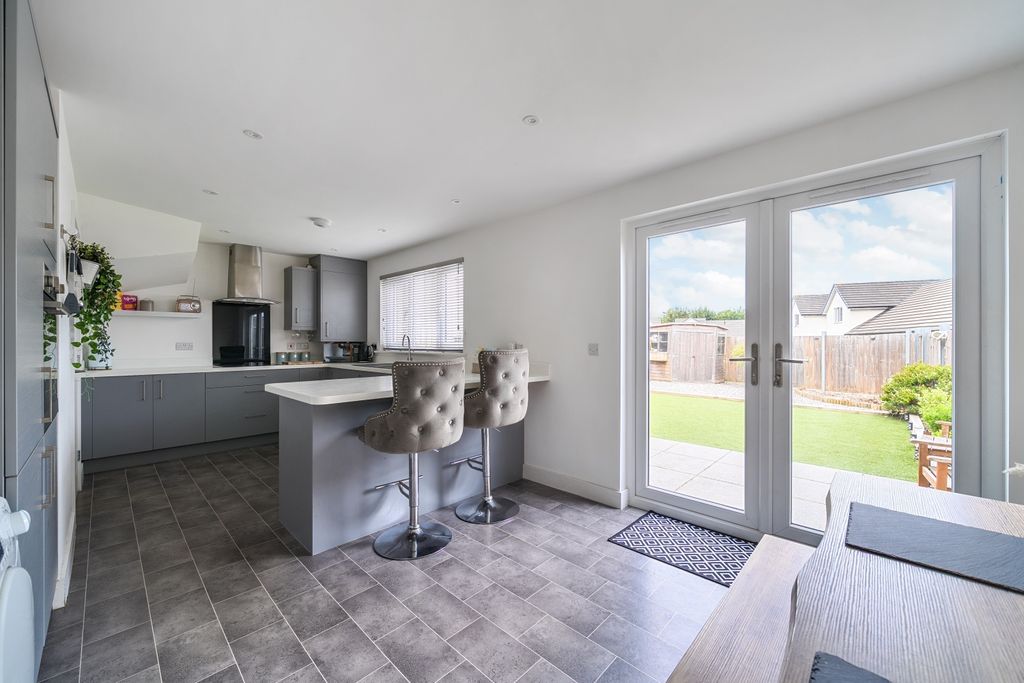 Property photo 2 of 24 9-6A67779503663-1495791-19Fa42B0d36c2-12-1-1