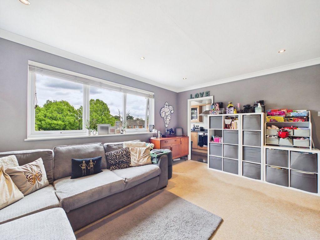 Property photo 3 of 11