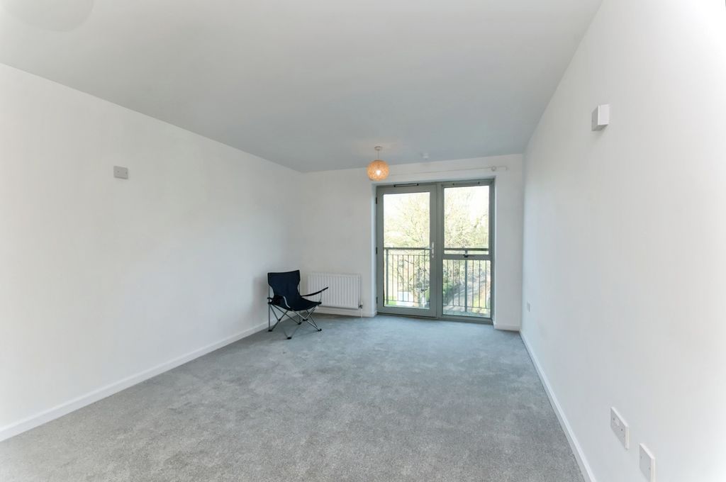 Property photo 2 of 19 Pbox-Img.Jpg