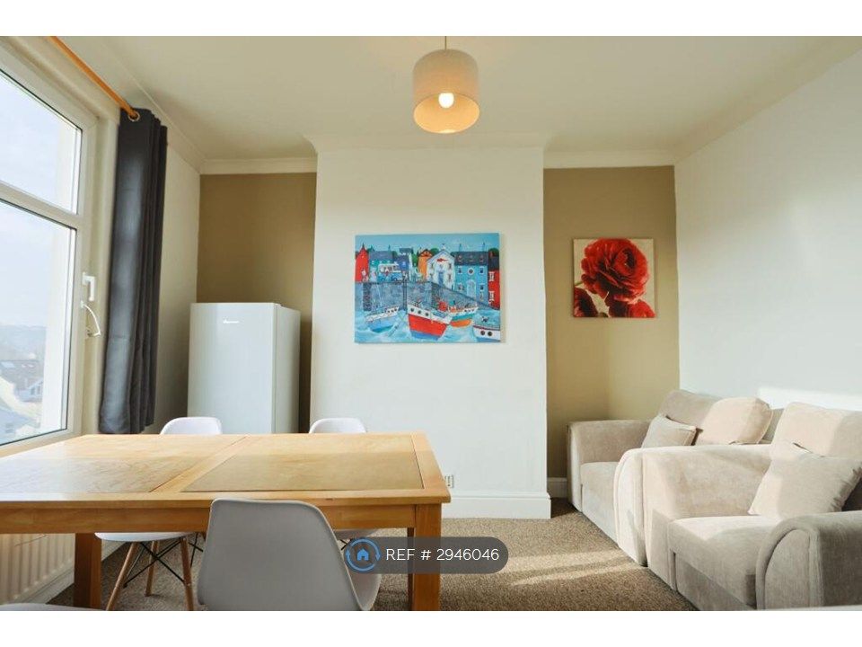 Property photo 2 of 9 Lounge