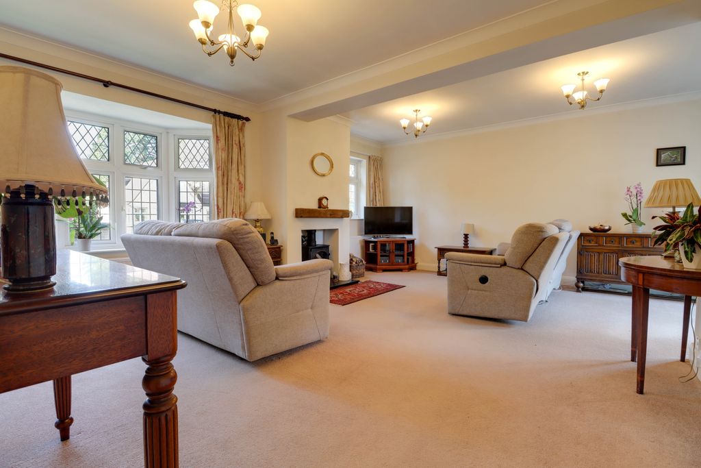 Property photo 2 of 22 Living Room