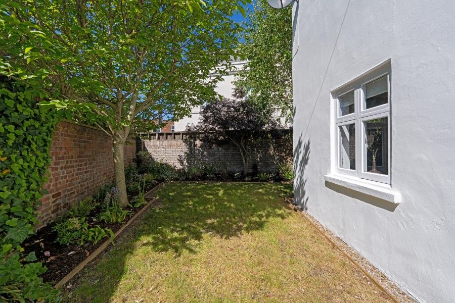 Property photo 2 of 20