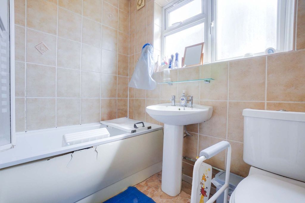Property photo 3 of 15