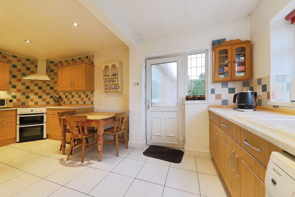 Property photo 2 of 16 4790605