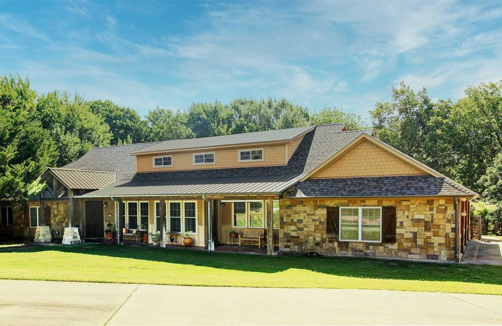 Property photo 1 of 31