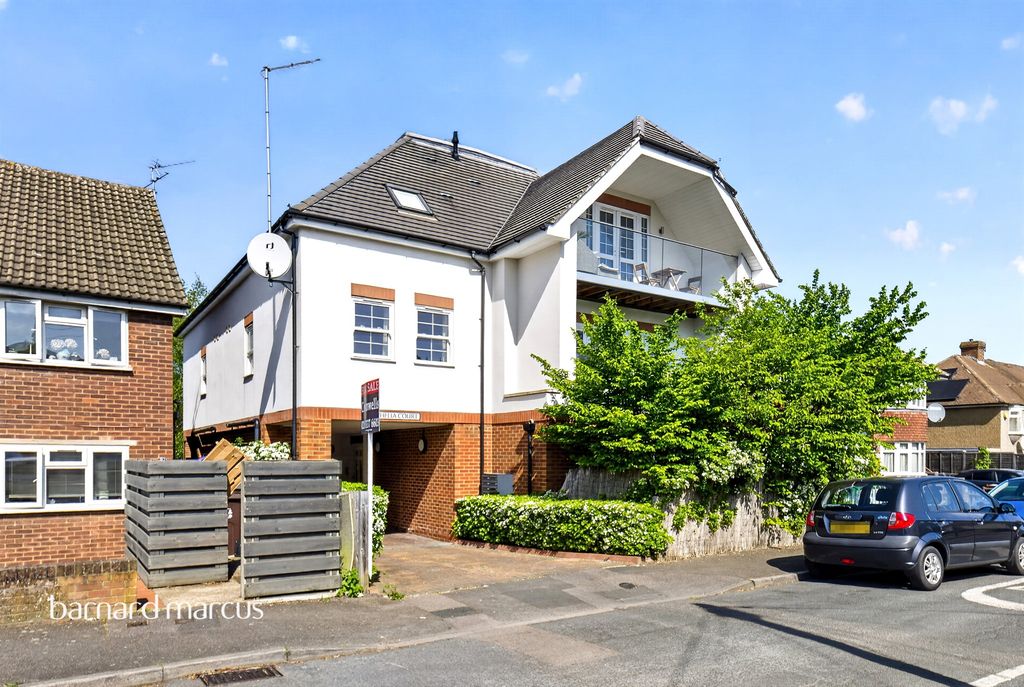 Property photo 1 of 20