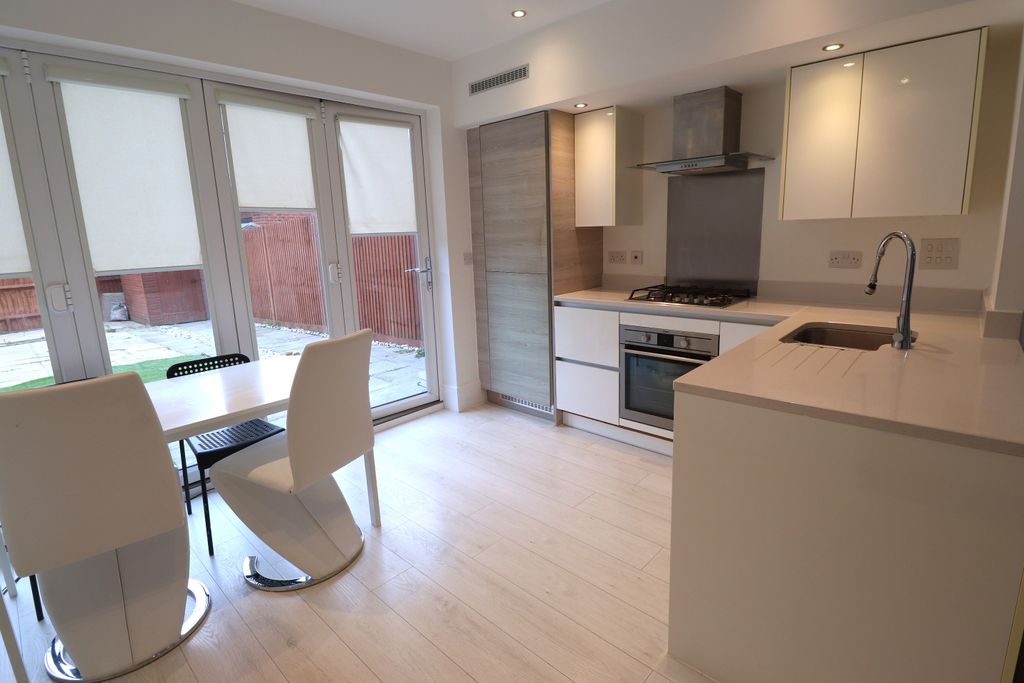 Property photo 1 of 9 Kitchen Diner