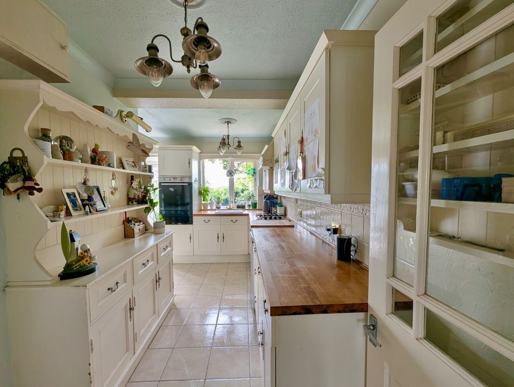 Property photo 3 of 25 3859396