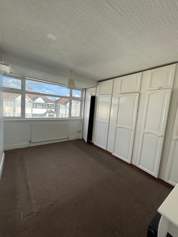 Property photo 3 of 10 Bedroom 2