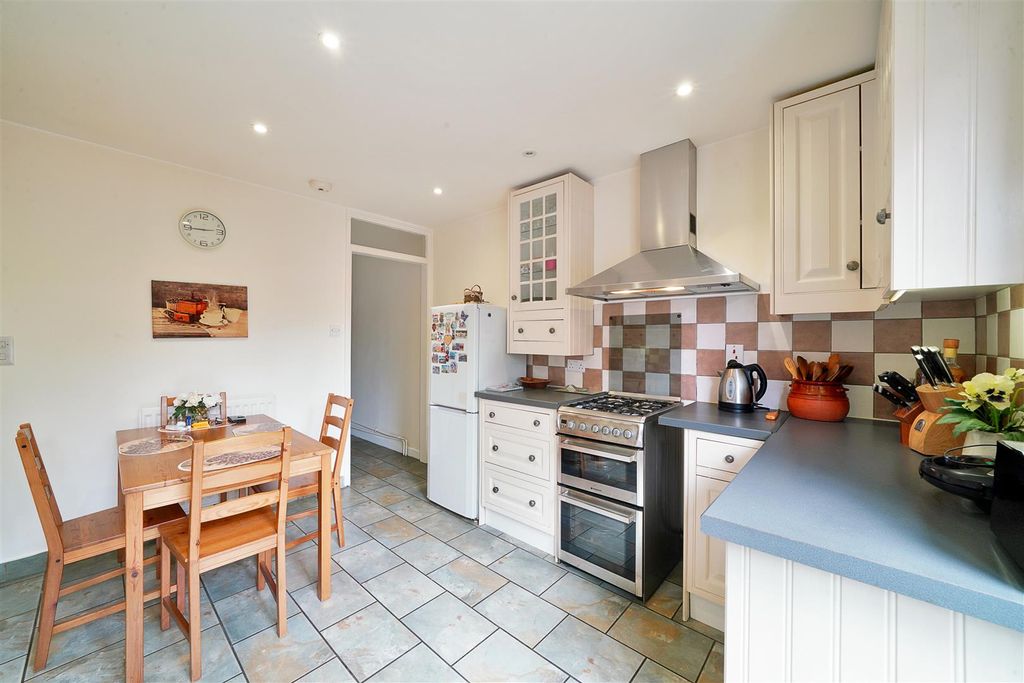 Property photo 3 of 15 2 Dimmock Drive - Umhfhynr5Izzu215iv1R.Jpg
