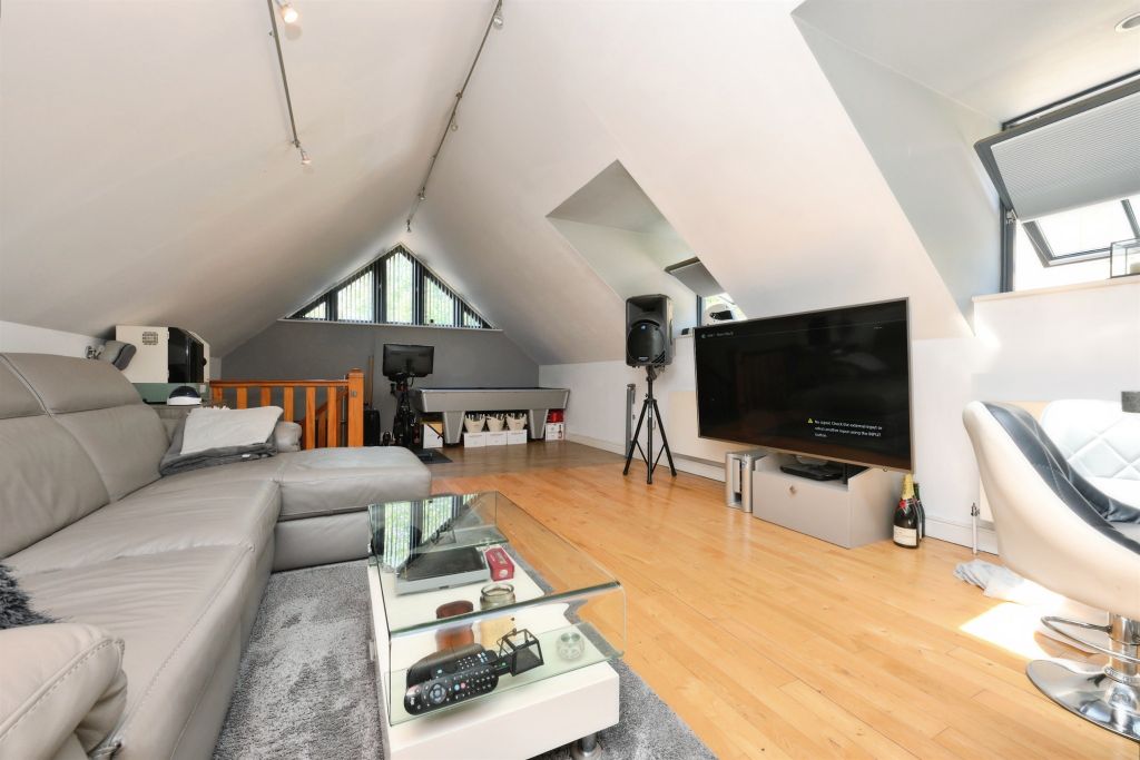 Property photo 3 of 18