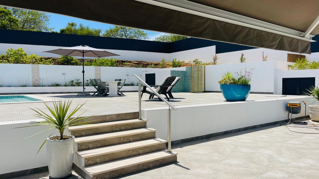 Property photo 2 of 35