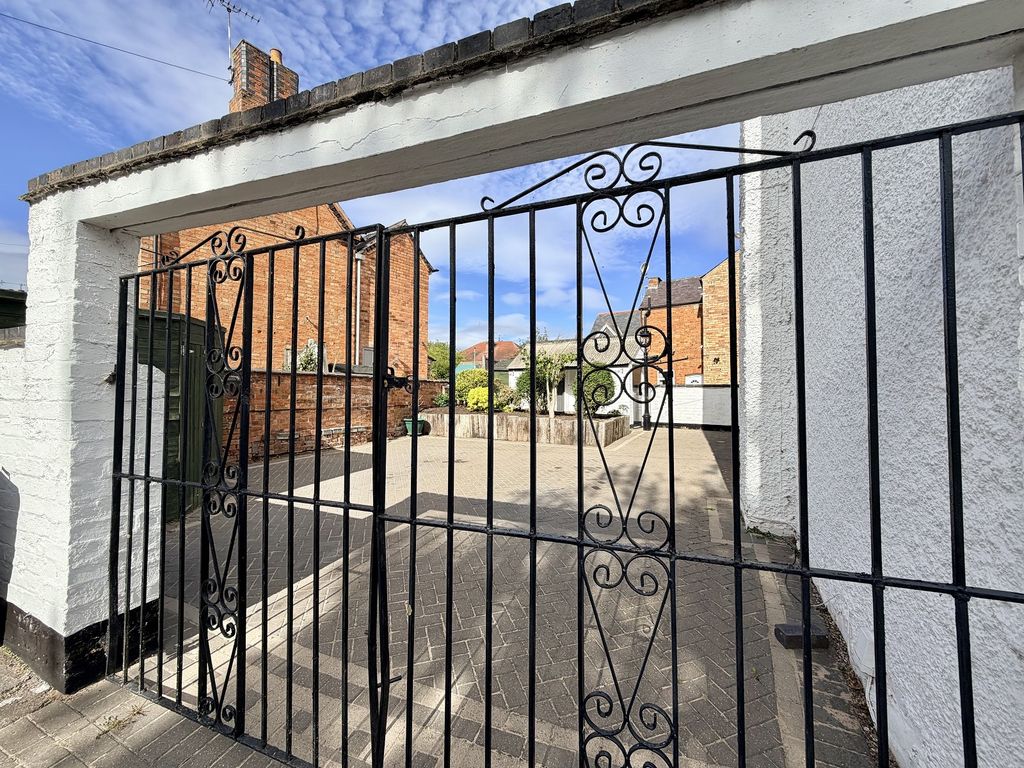 Property photo 2 of 11 Not Specified