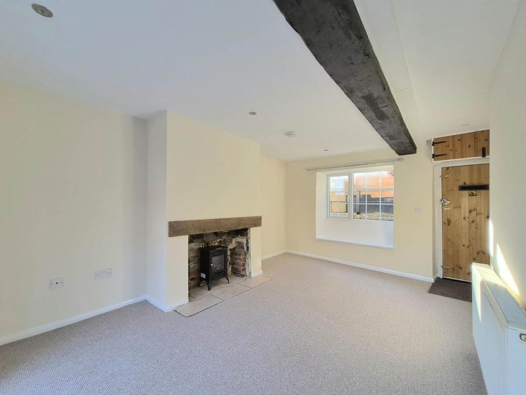 Property photo 3 of 13 38A Lounge