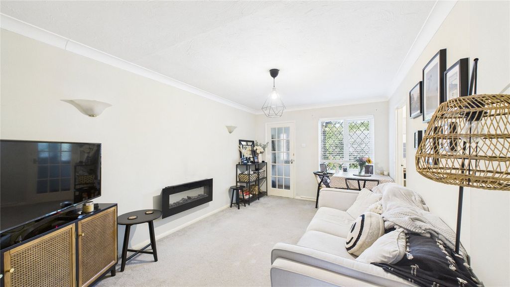 Property photo 3 of 7 Picture 3