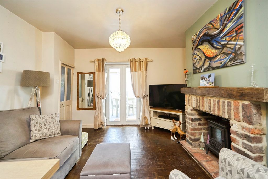 Property photo 3 of 12