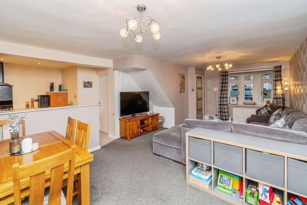 Property photo 2 of 20 Pbox-Img.Jpg