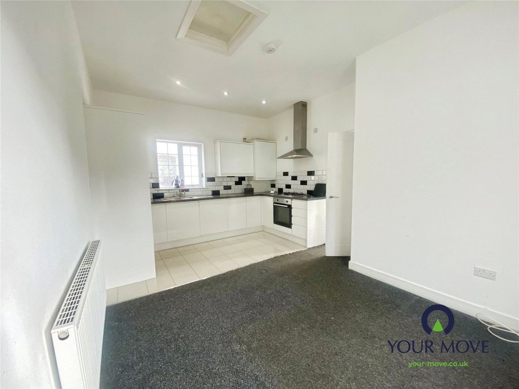 Property photo 2 of 9 Kitchen