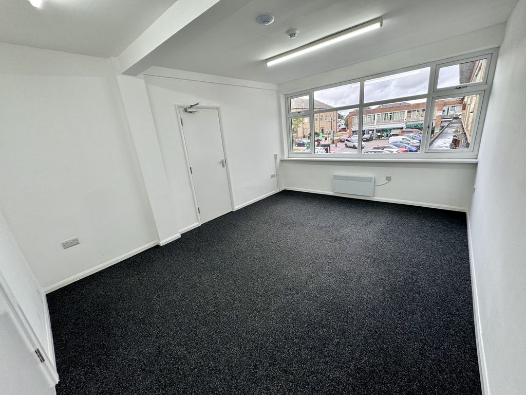 Property photo 2 of 8 Suite 11