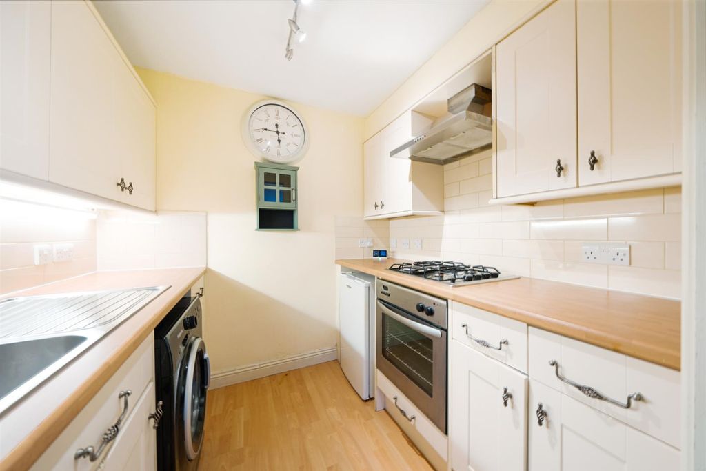 Property photo 2 of 7 Kitchen.Jpg