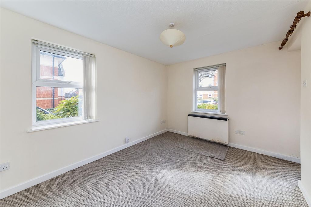 Property photo 2 of 17 Img_9412.Jpg