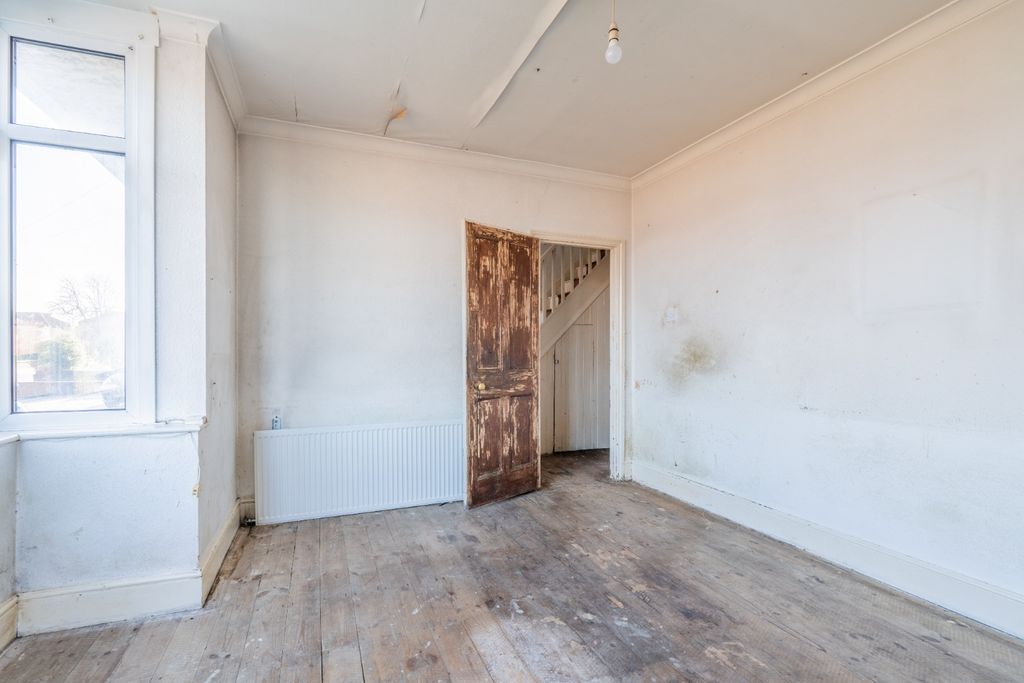 Property photo 3 of 21 4748553