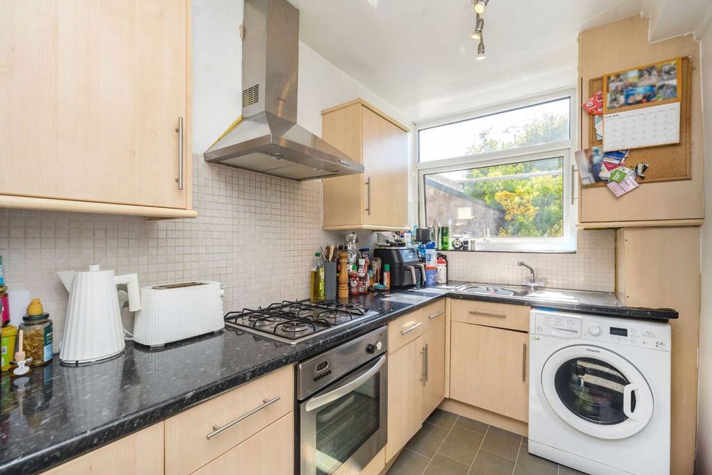 Property photo 2 of 4