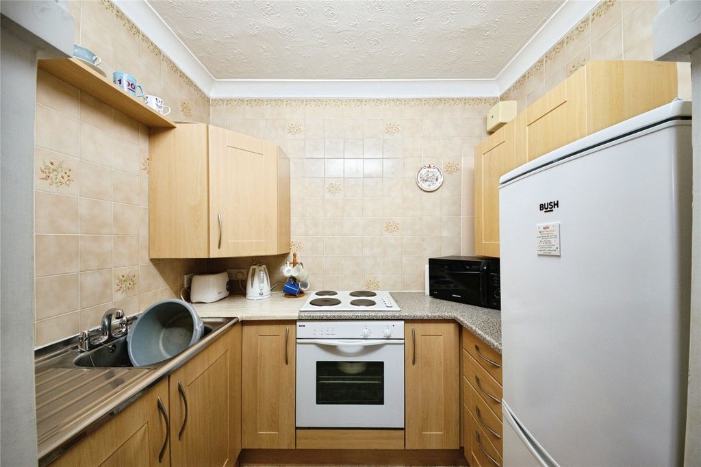 Property photo 3 of 13 Kitchen