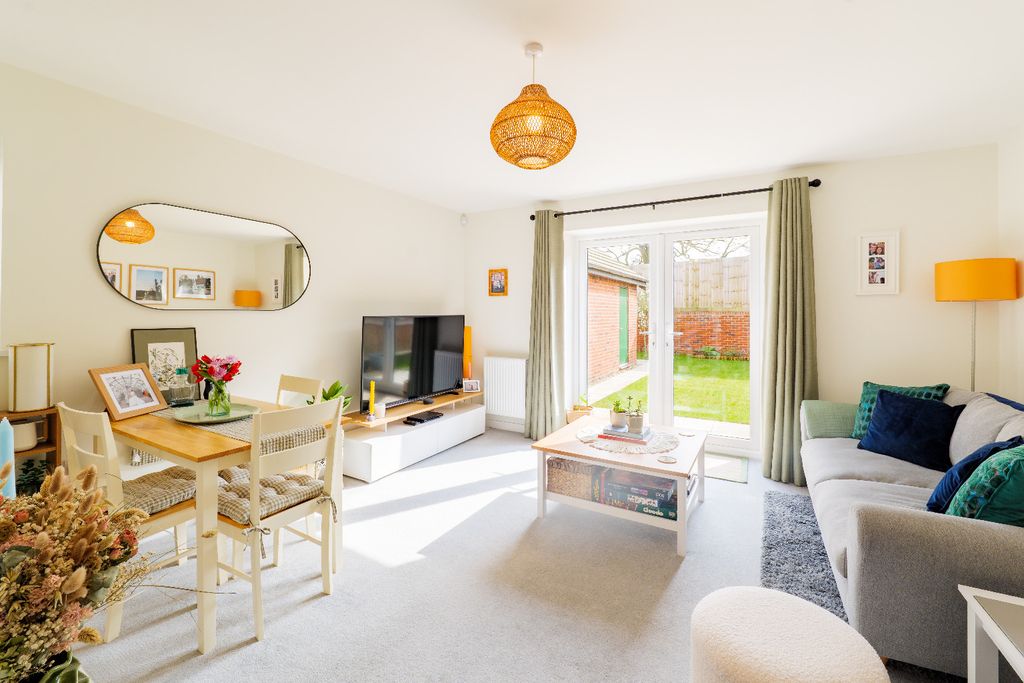 Property photo 2 of 18 4987264