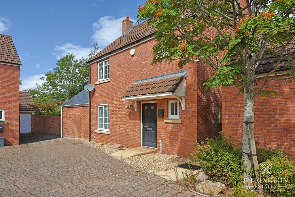Property photo 1 of 17 5385772