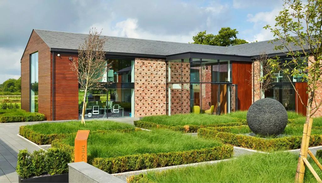 Property photo 1 of 9 The Colony External.Jpg