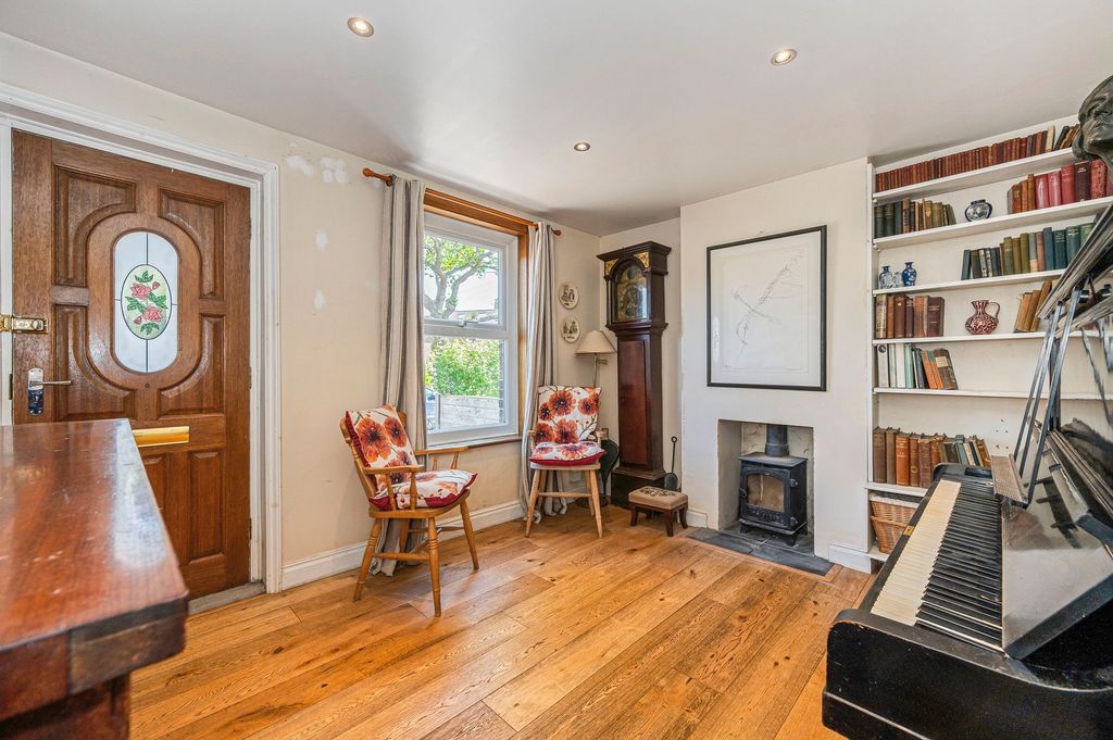 Property photo 2 of 17