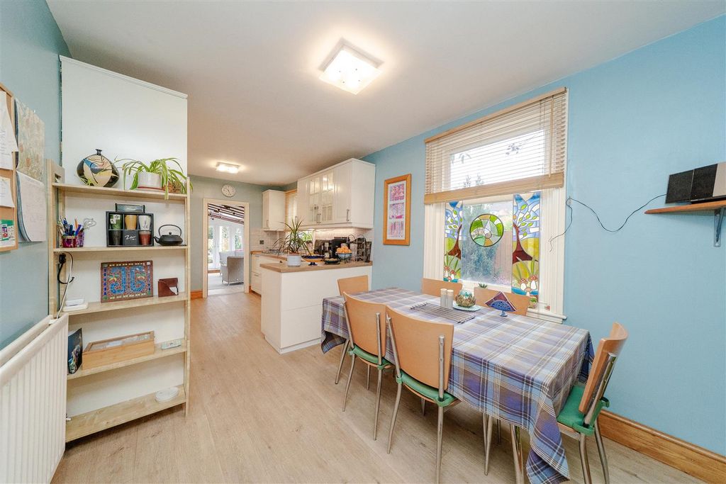 Property photo 3 of 29 Dining Kitchen