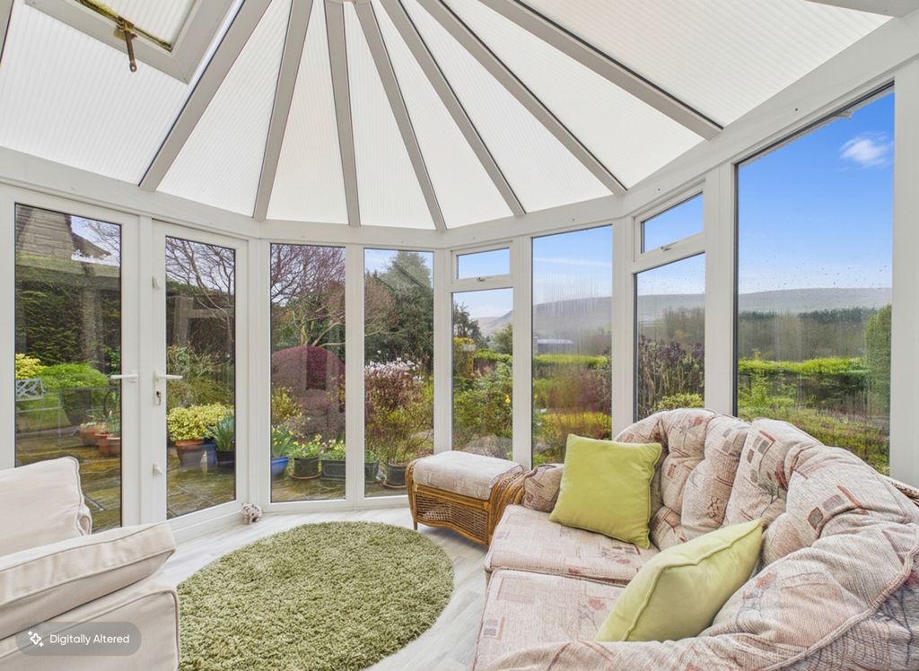 Property photo 3 of 14 Cam03640G0-Pr0115-Still022-001