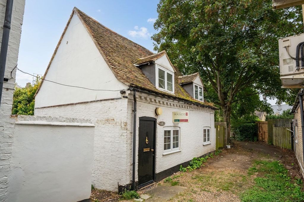 Property photo 1 of 32