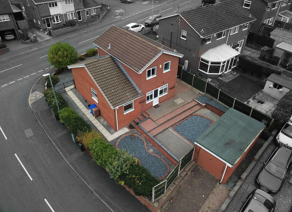 Property photo 2 of 21