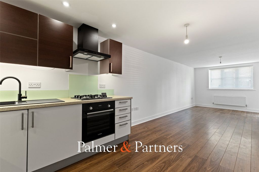 Property photo 3 of 15 Picture No. 02