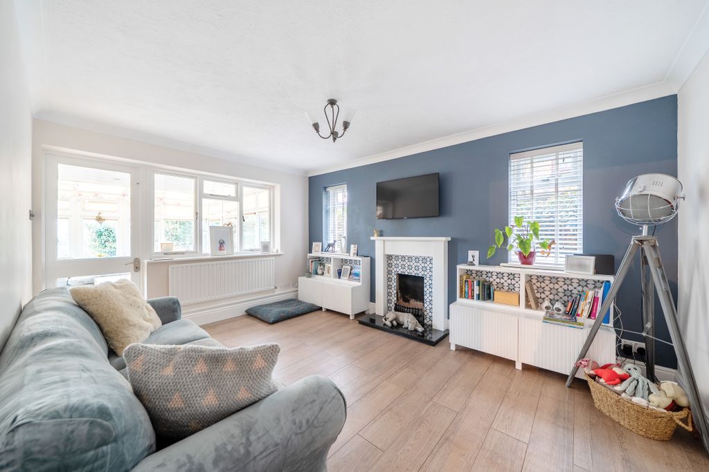 Property photo 2 of 33