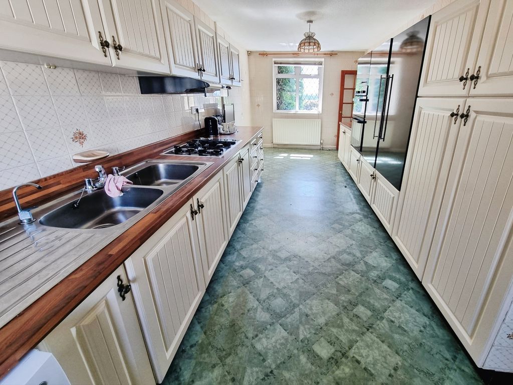 Property photo 2 of 12 Photo 9