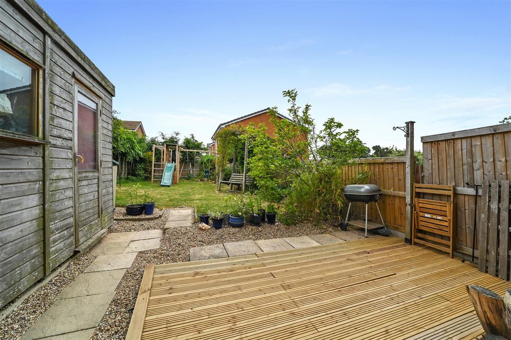 Property photo 3 of 13 Garden