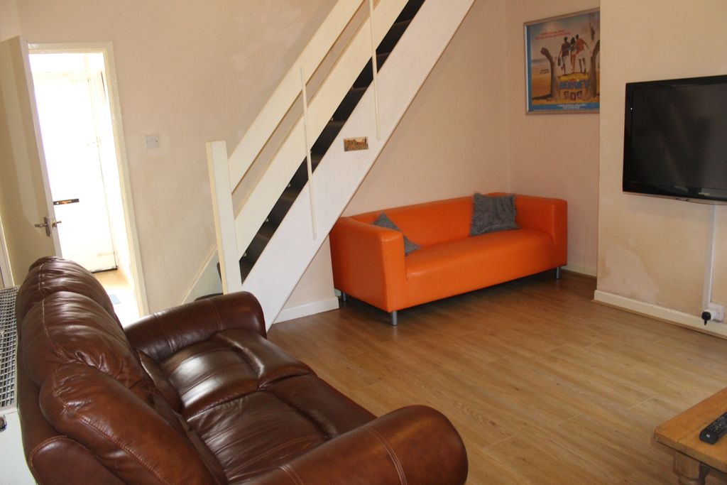 Property photo 2 of 8 Living Room