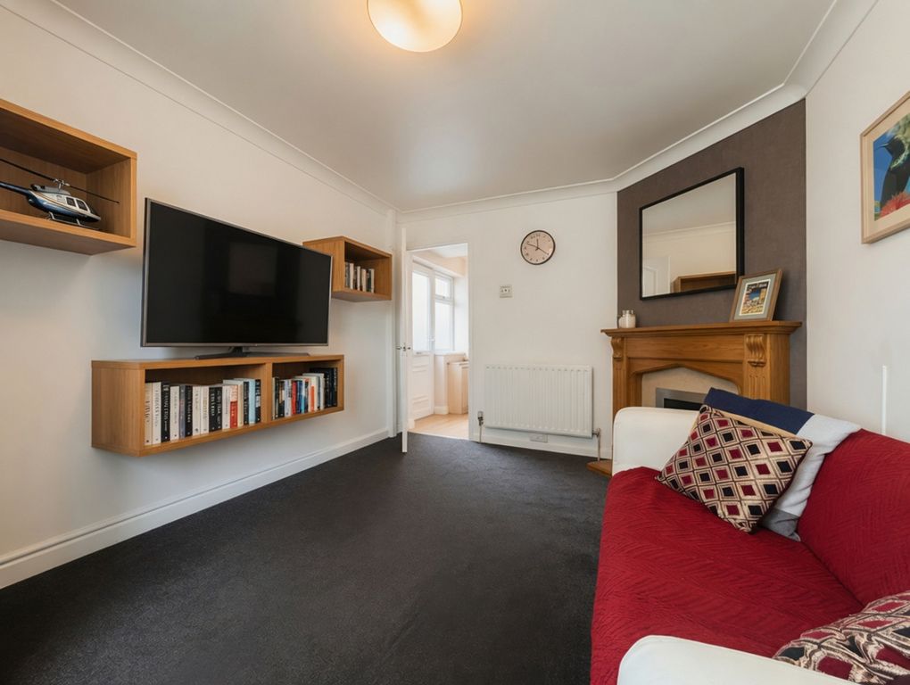 Property photo 3 of 11