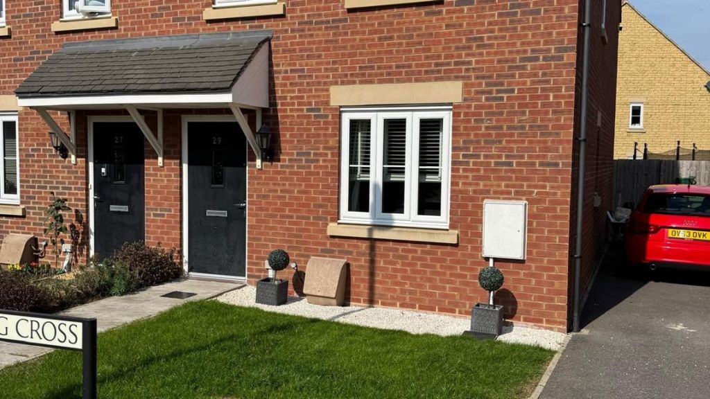 Property photo 1 of 12