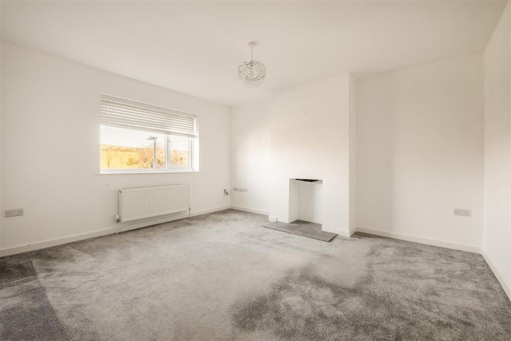 Property photo 2 of 10 3A Meadow Parade-4.Jpg