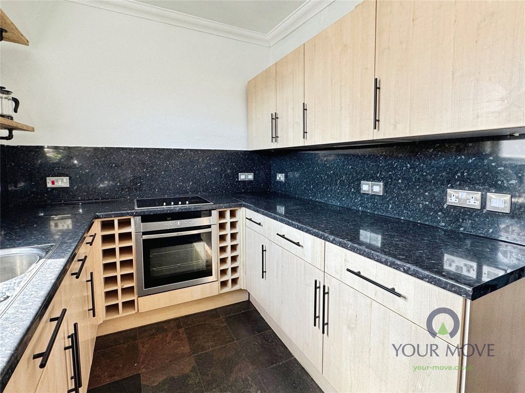 Property photo 2 of 9 Kitchen