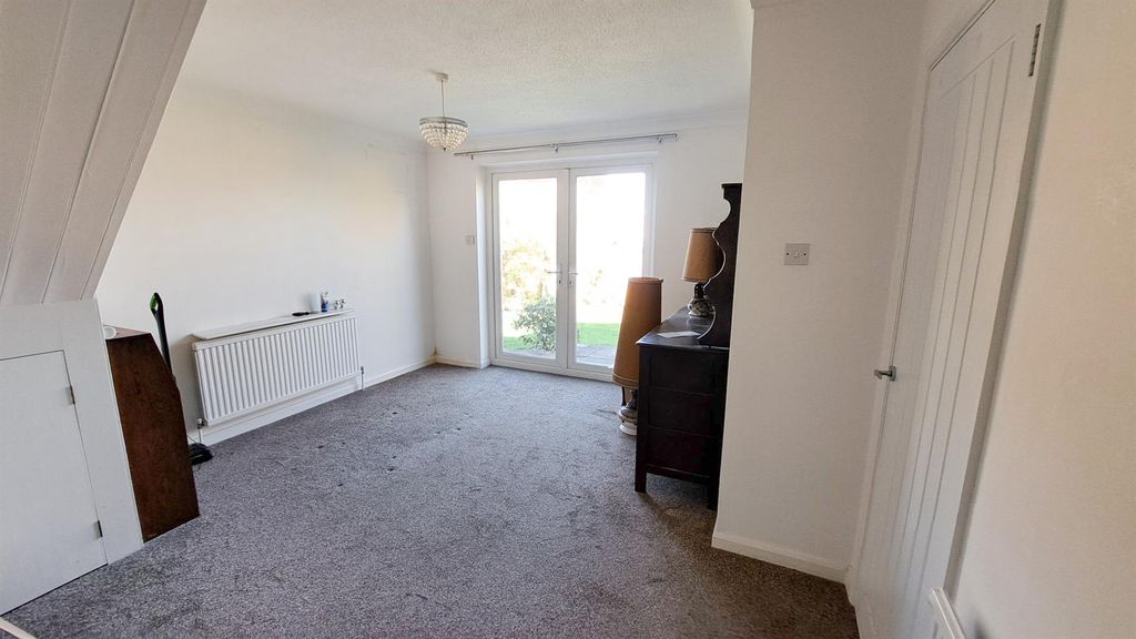 Property photo 3 of 15 Dining Room