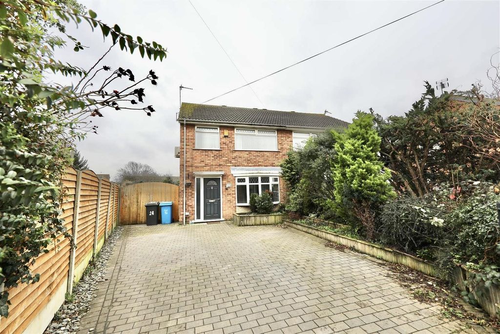 Property photo 1 of 21 Front