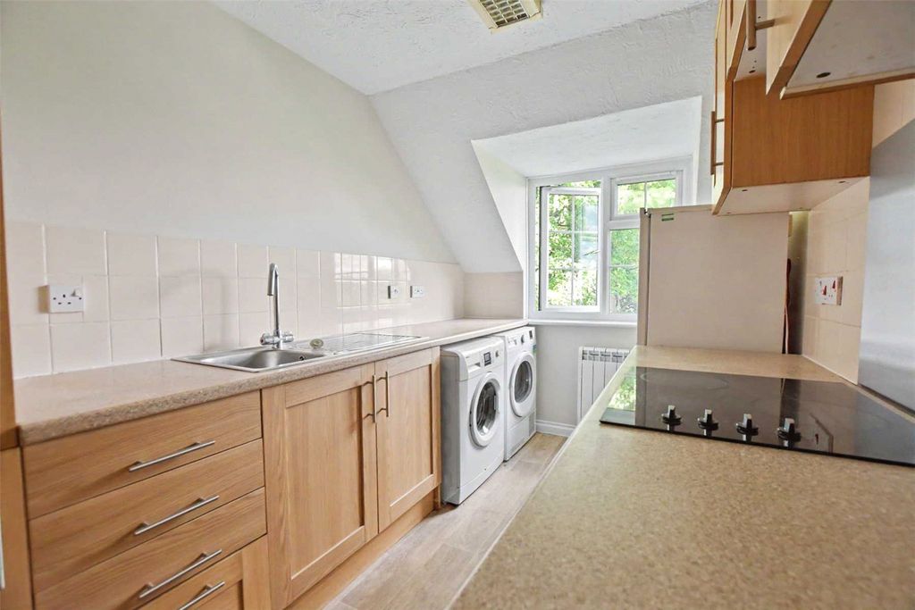 Property photo 2 of 15 Picture No. 14