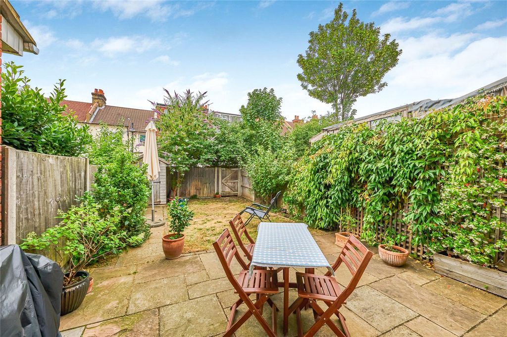 Property photo 3 of 14 Picture No. 25